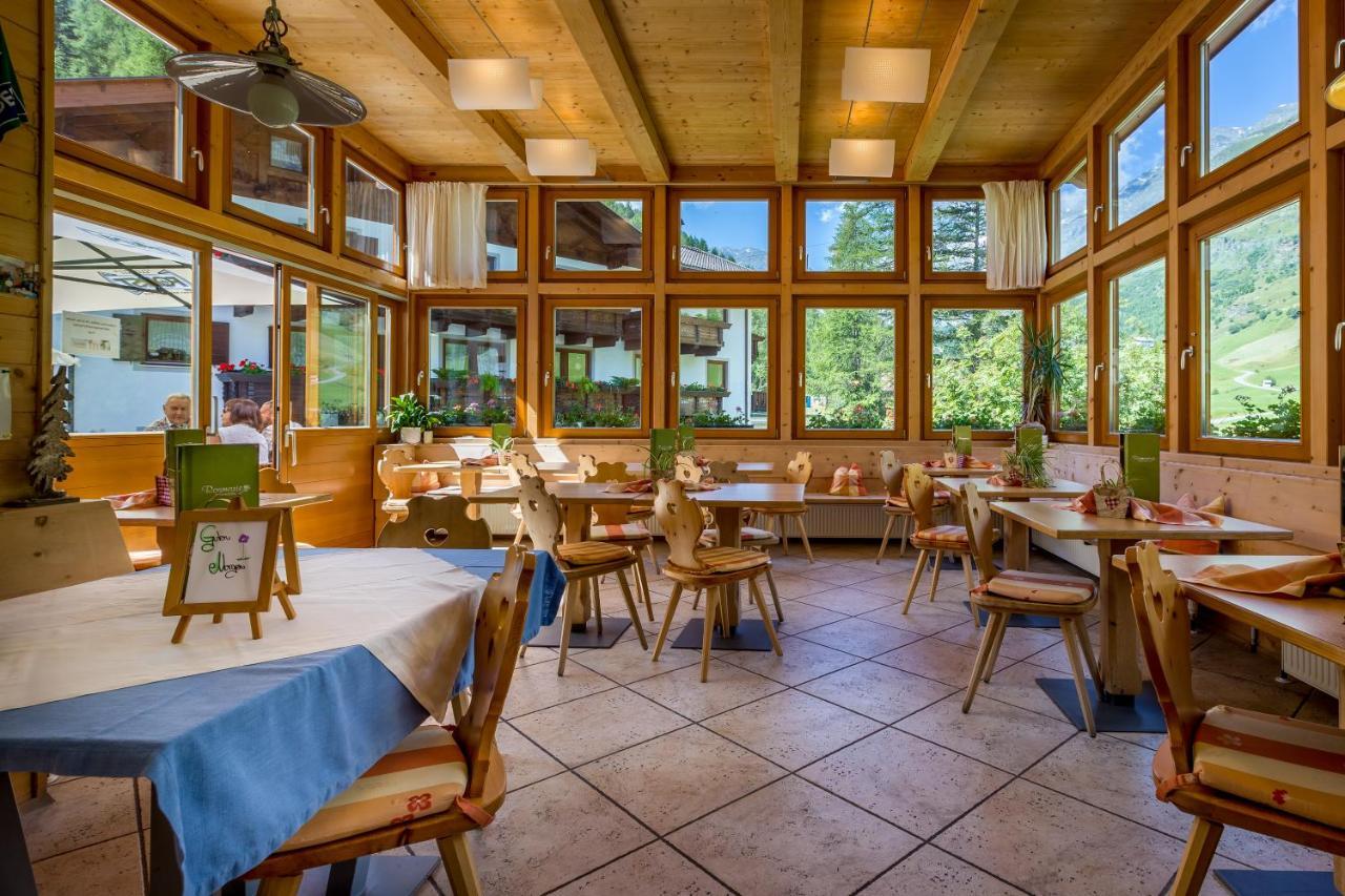 Hotel Restaurant Rosmarie Pfelders Eksteriør bilde