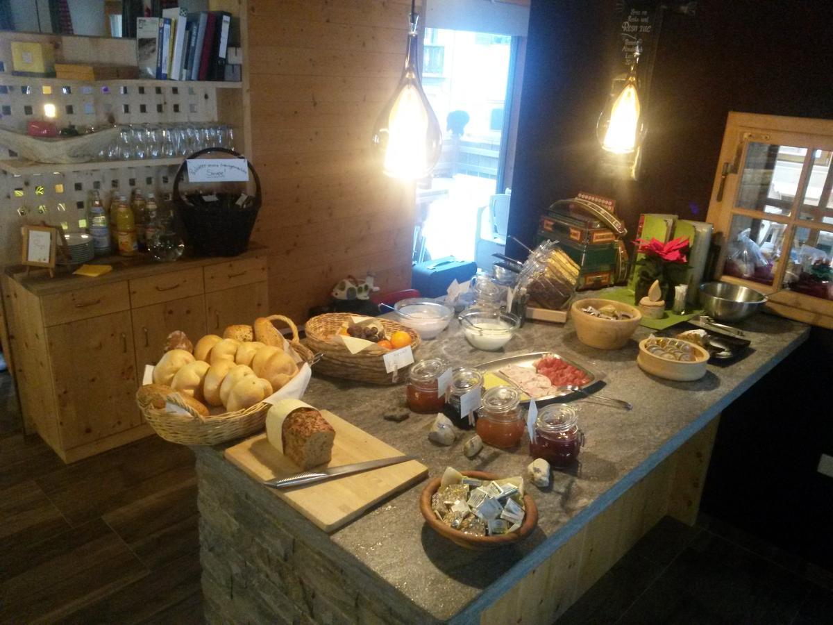 Hotel Restaurant Rosmarie Pfelders Eksteriør bilde