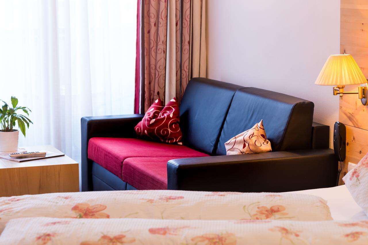 Hotel Restaurant Rosmarie Pfelders Eksteriør bilde